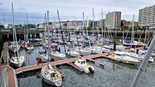 Niedrigwasser in der Marina Boulogne sur Mer