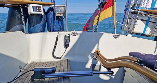 Autopilot Pcnautic im Ärmelkanal auf einer Dufour 29